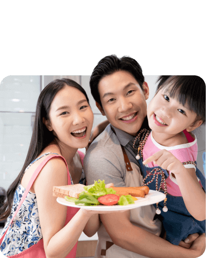 A nutritionist educates a family on healthy eating choices through a plate of food.